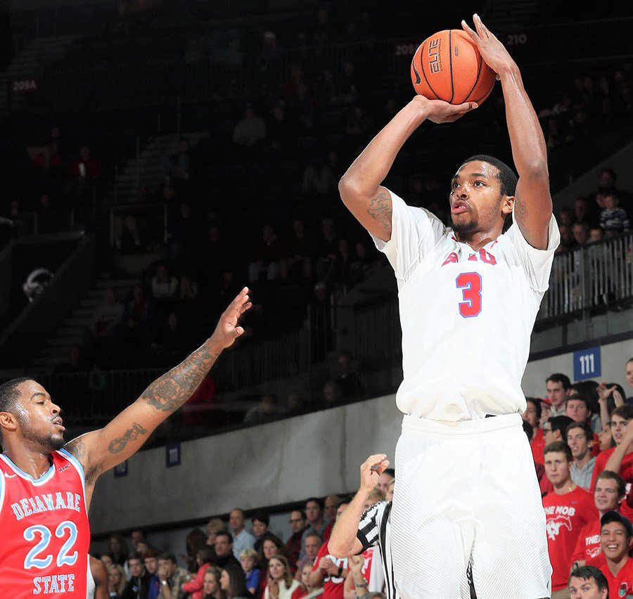 SMUBasketball's tweet photo. .@mikesandro: Sterling Brown one of SMU’s leaders via @buglenewspapers
https://t.co/UTJkV1KSwR https://t.co/wAOi4zIdWC