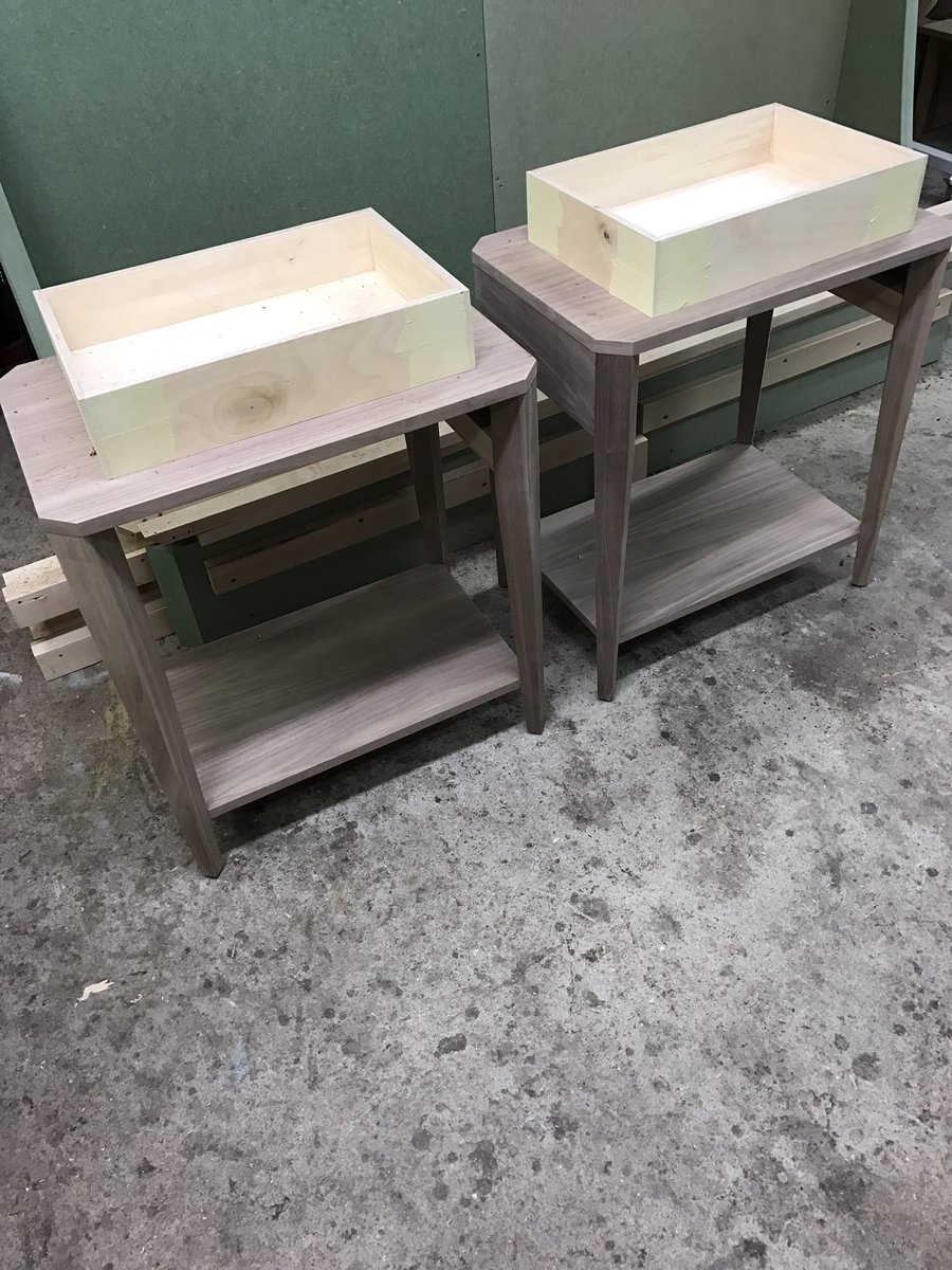 LJChairframes tweet media