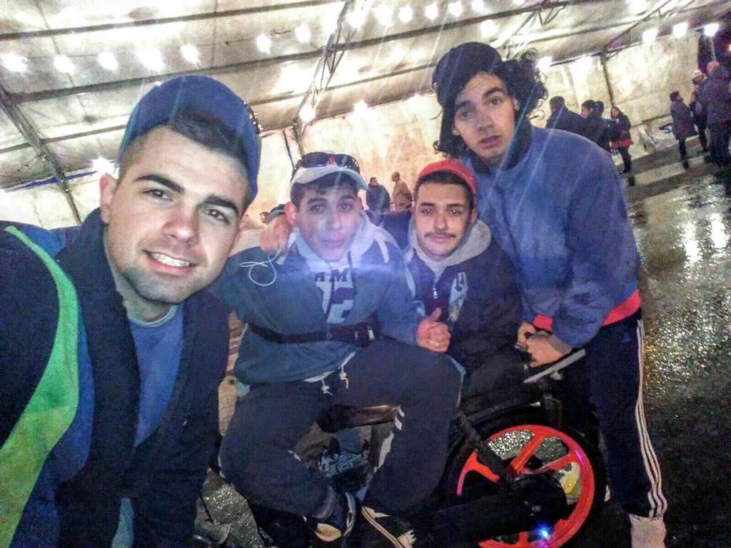 Pablo_Pazos_7's tweet photo. Os gorrillas de Boqueixón nenooo, a ver si nos mandais el material 😉😉 #LandRober79  @landrobervilar https://t.co/aBp70FyG0h