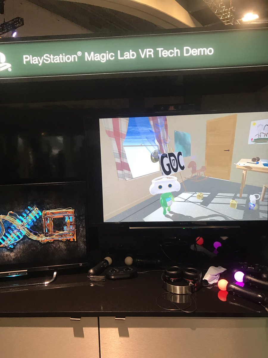 joowon's tweet image. AI eyes following the player bringing toys to you. Almost felt like petting them. Powerful emotional connection. #PSVR #MagicLab