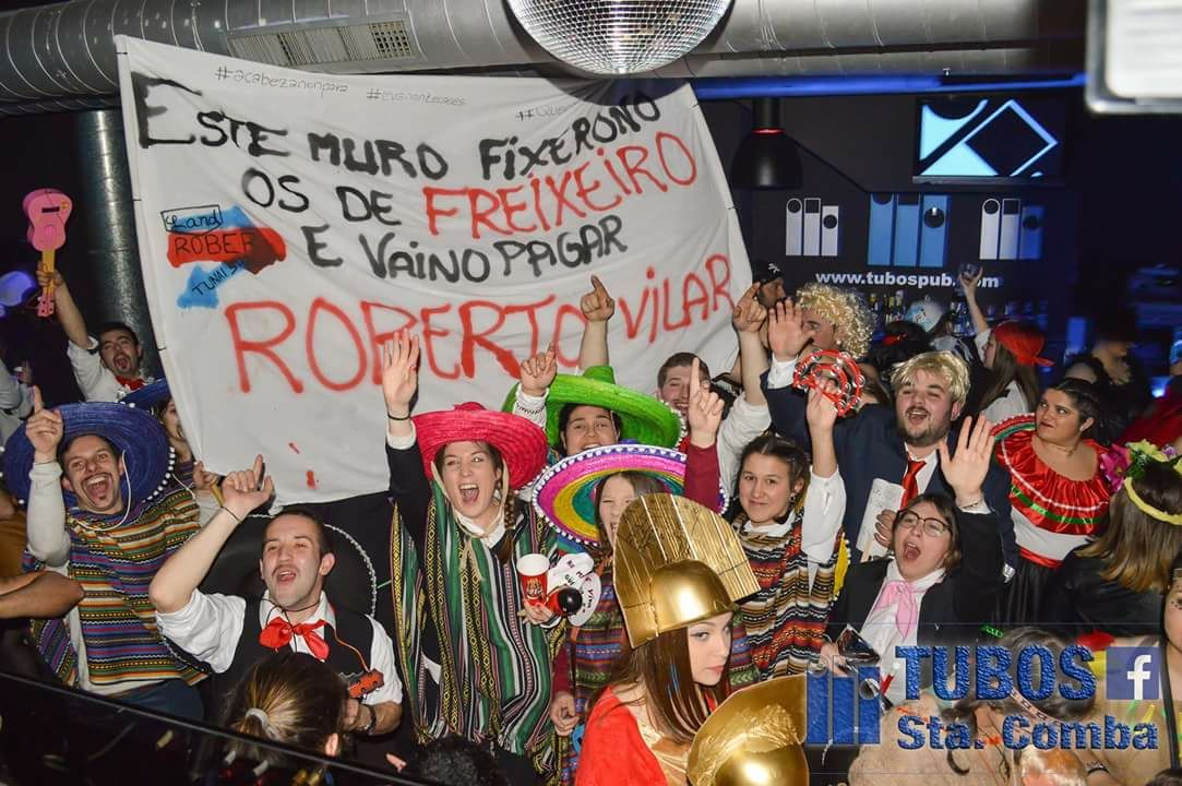 Maykelchuky's tweet photo. Freixeiro 👏
"Este muro fixérono os de Freixeiro e vaino pagar Roberto Vilar" 
#ganadores #concursodedisfraces
  #QuePilleria #landrober79 https://t.co/ce0uu31QQX