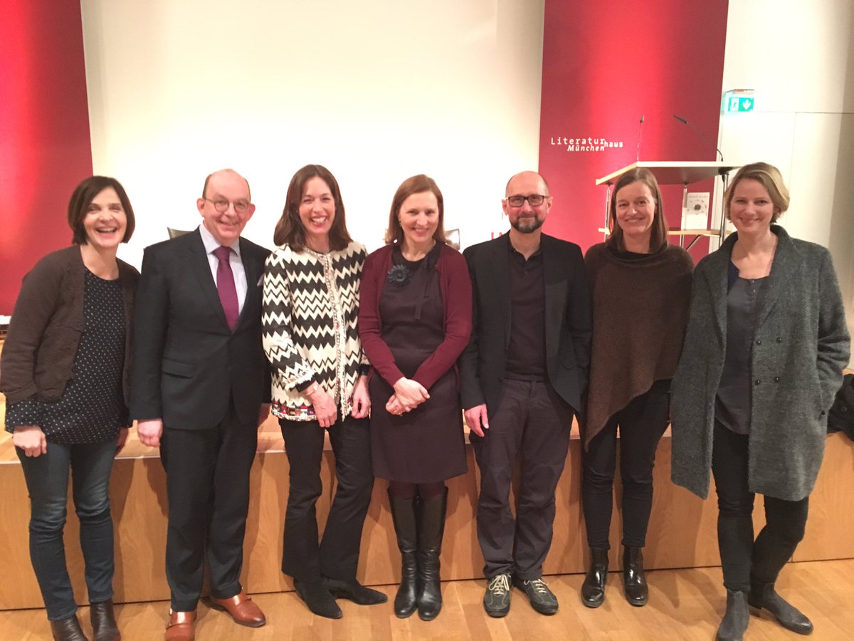 piperverlag's tweet photo. Wir sagen Dankeschön und auf Wiedersehen @LithausMUC! #Steinfest #piperteam https://t.co/v7Gmzhv4g7