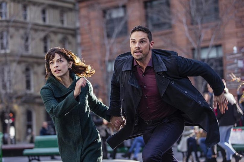 <a href="/sixxTV/">sixxTV</a> Einmal ein Cop immer ein Cop!! :) Cat kann nicht anders <a href="/BATBaufSixx/">Beauty and the Beast</a> #S4OnSixxEp13 #BATB