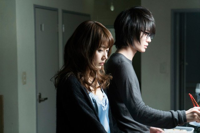 eiga_natalie's tweet photo. 有村架純が下着姿で神木隆之介に寄り添う、「3月のライオン」新カット到着 https://t.co/oXf3ar68fD #3月の���イオン #神木隆之介 #有村架純 https://t.co/cOjhWJyl8z