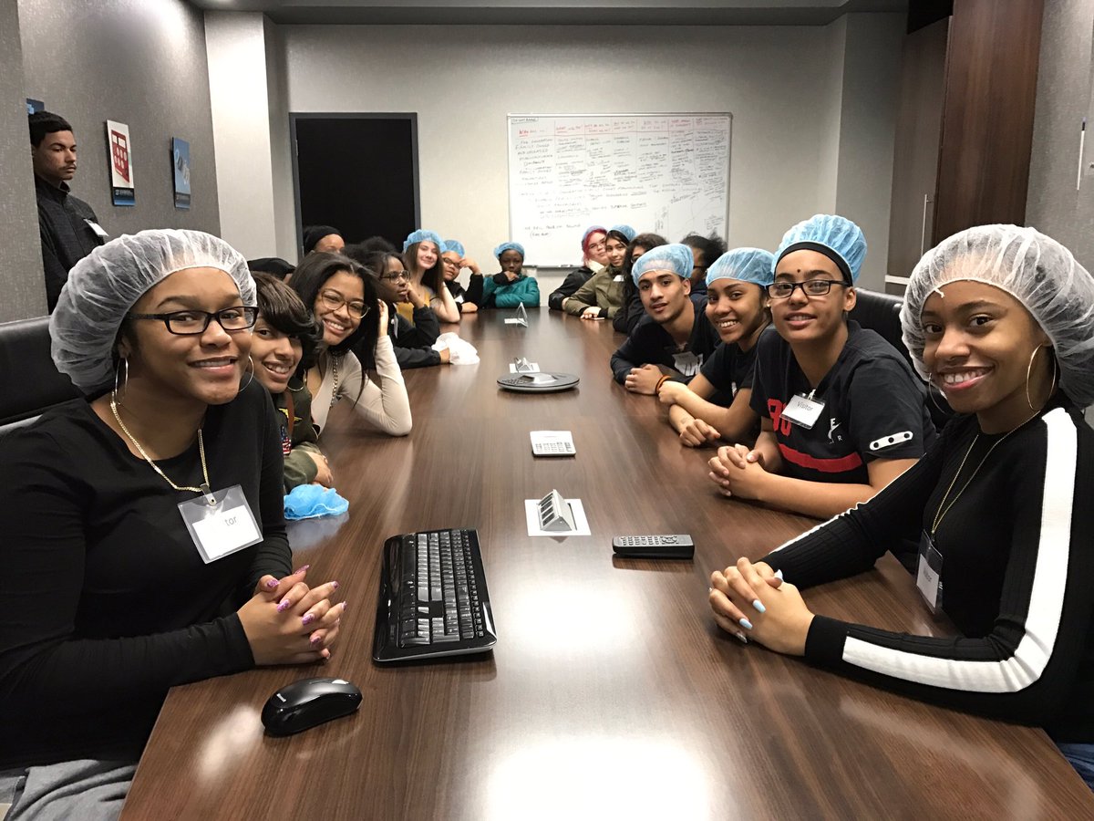 #McKinley #printing students visit local industries <a href="/Tapecon/">Tapecon Inc.</a> and <a href="/flexotrans/">Flexo Transparent</a> today. Thank you for hosting!