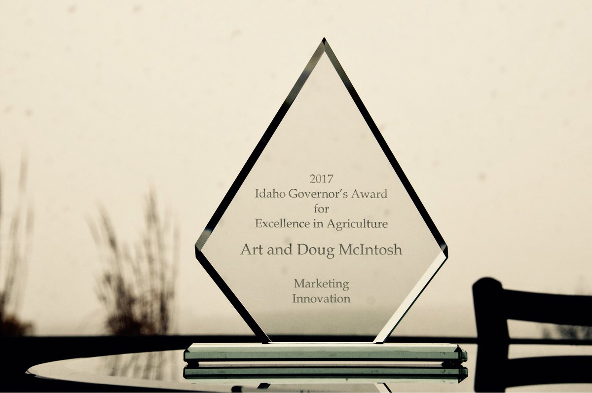 Congrats to #UIdaho alumnus Doug McIntosh '81 and brother Art of <a href="/LCVineyards/">lcvineyards</a>, recipients of the Governor's Award for Marketing Innovation.
