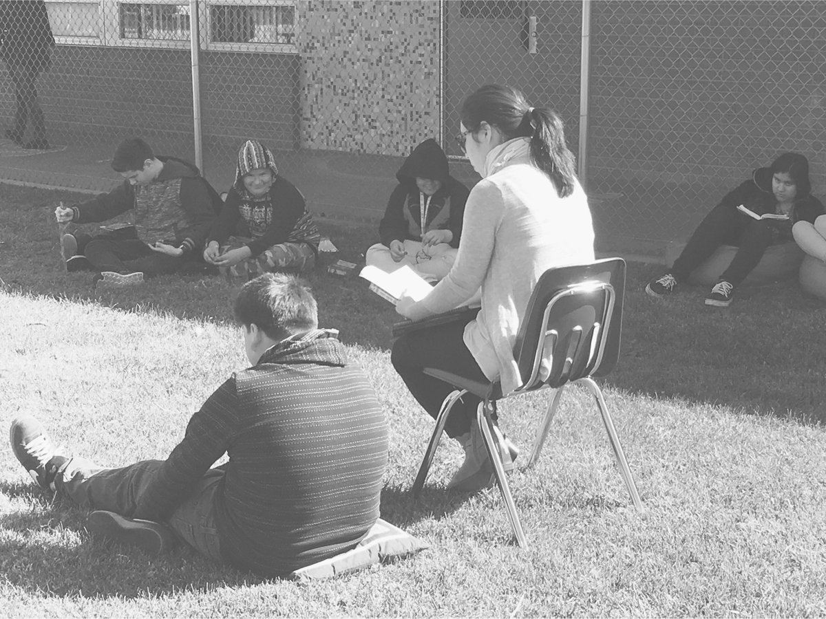 infosleuth78's tweet photo. Yup this is how we S.O.A.R at Sequoia! #sequoia_eagles #sequoiaren @FontanaUnified #readacrossamerica https://t.co/daidp7cGCs