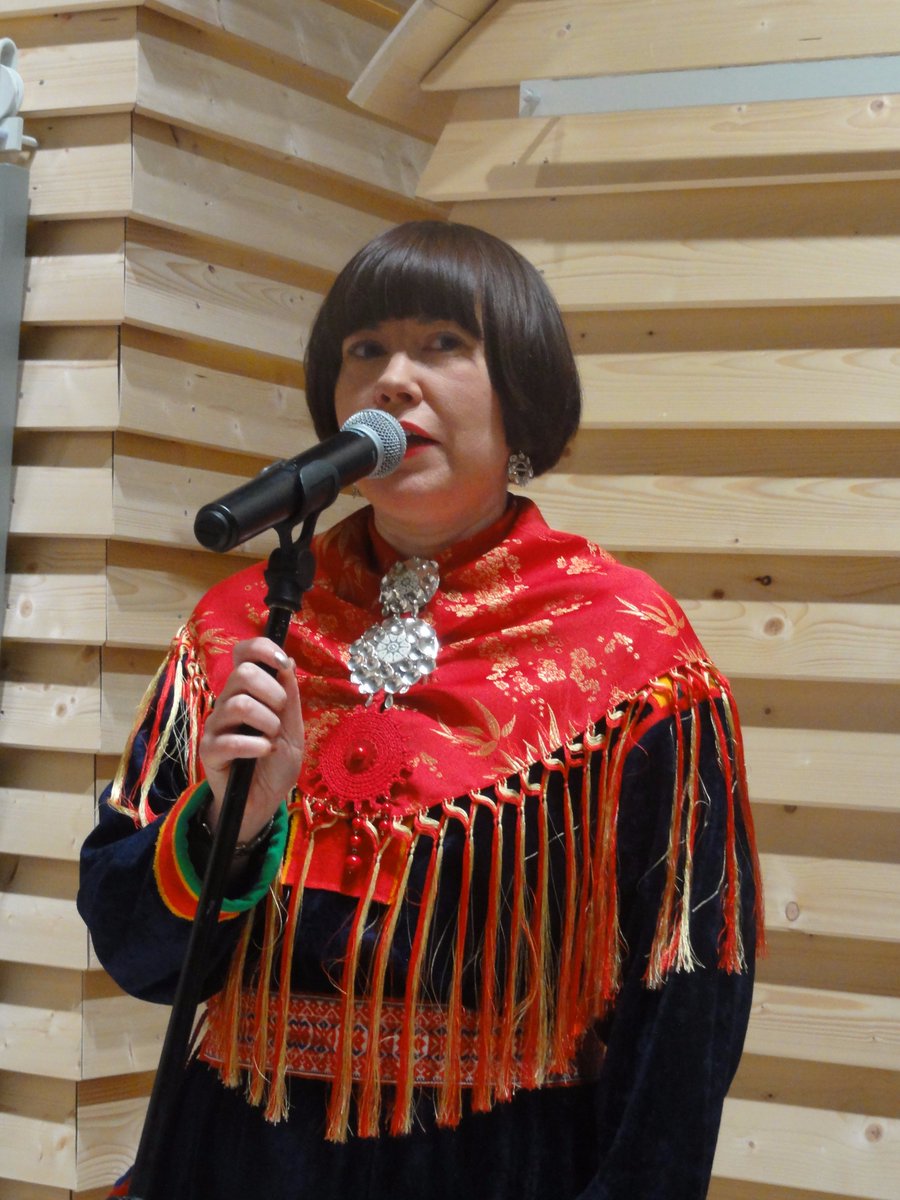 Eli_CottierFab's tweet photo. #InstitutFinlandais Magnifique concert de chansons #Sami (langues #lapones) ce soir: les talentueux #HeliAIKIO, #AnniGUTTORM, #OulaGUTTORM. https://t.co/ahUeKKSznQ