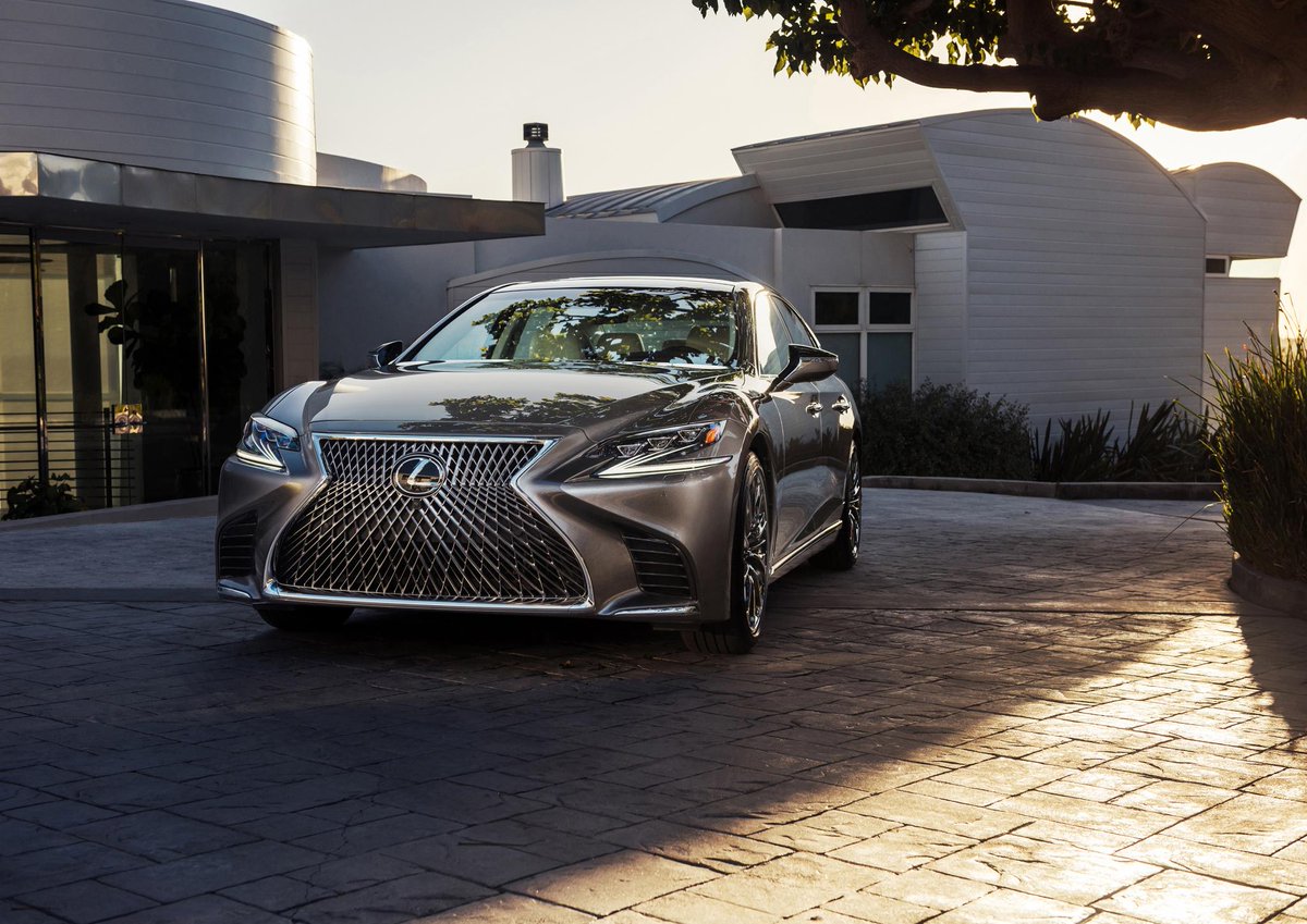Lexus's tweet photo. Why would you ever garage it? Learn more about the all-new #LexusLS. https://t.co/7avX3bjS5x https://t.co/j8SCkijxX1