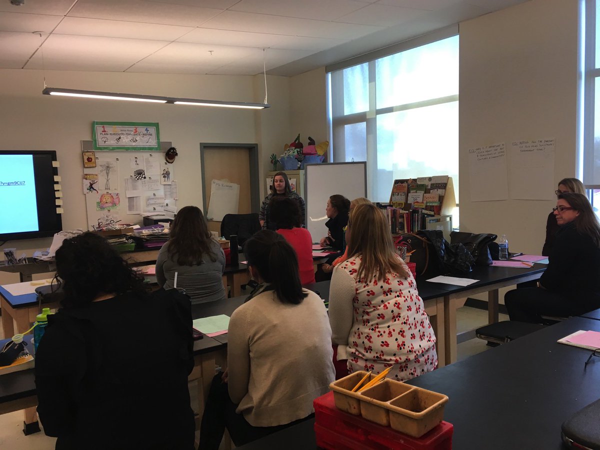 ClarkAve_CPS's tweet photo. Teachers teaching teachers! / Maestros enseΓ±ando a maestros! #traumasensitiveclassrooms #fosteringresilientlearners https://t.co/25utU1G1y8