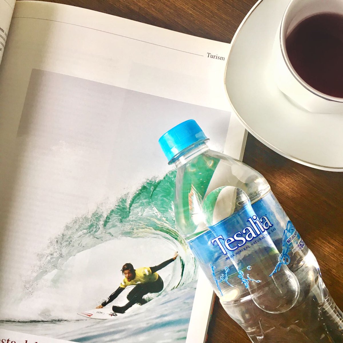 TesaliaEcuador's tweet photo. Dos tipos de agua, una para cada momento. #Natural https://t.co/Cva5N3m7dh