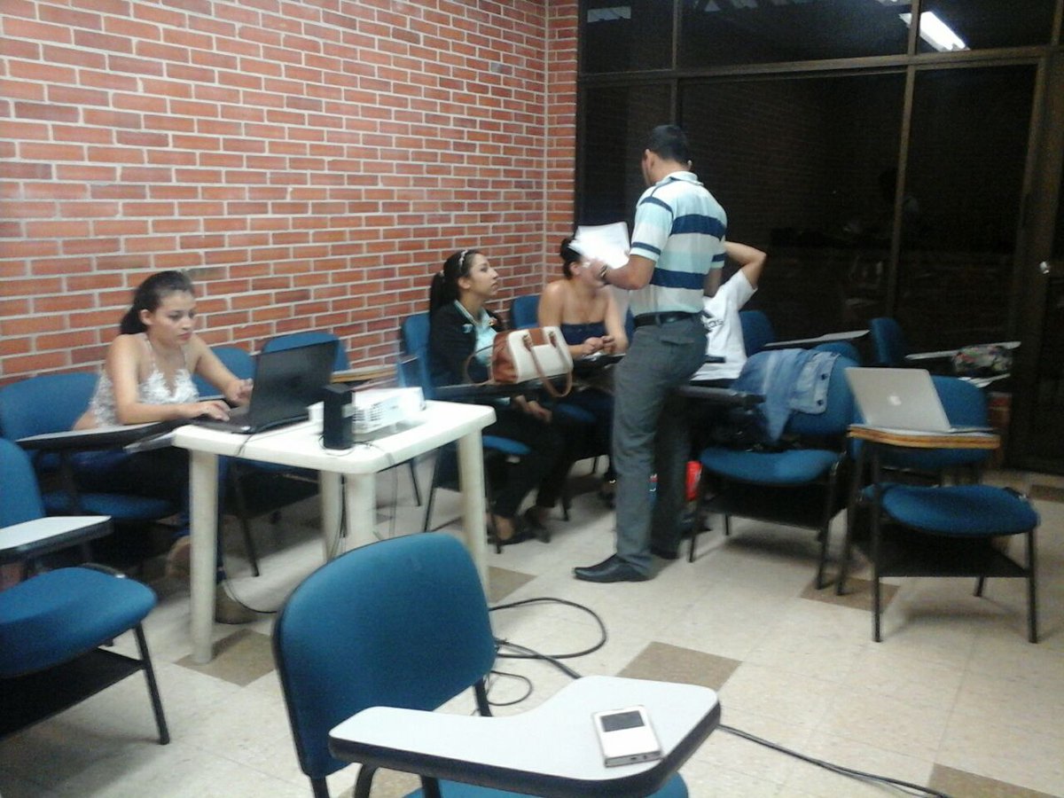 JorgeTaboada7's tweet photo. Cipas de #ATGA. Estudiantes motivados y  dichosos de aprender. @jaalesc @ClaudioCamiloG1 @cienciasunad @unadibague. Educando con calidad. https://t.co/fCfUhEWefz