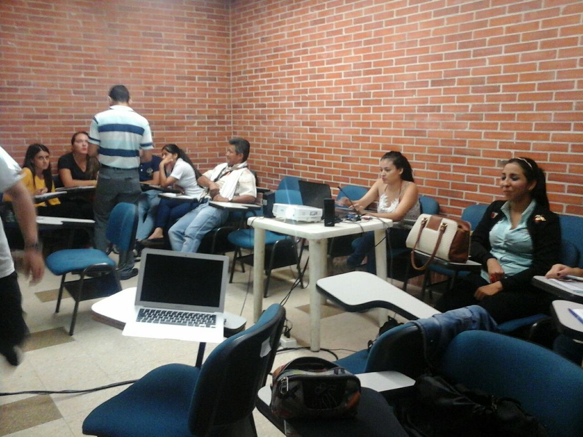 JorgeTaboada7's tweet photo. Cipas de #ATGA. Estudiantes motivados y  dichosos de aprender. @jaalesc @ClaudioCamiloG1 @cienciasunad @unadibague. Educando con calidad. https://t.co/fCfUhEWefz