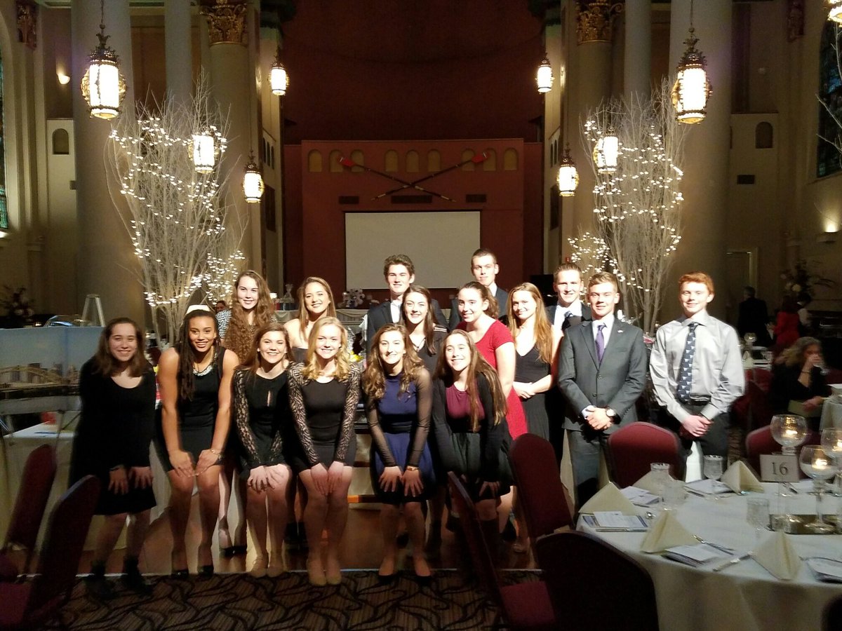 3RiversRowing's tweet photo. Senior rowers at the 2017 Junior Boosters Gala and Auction! @trra_jrs #trjr #classywattfarming #rowing #aviron #rudern https://t.co/00Z4tvcAb1