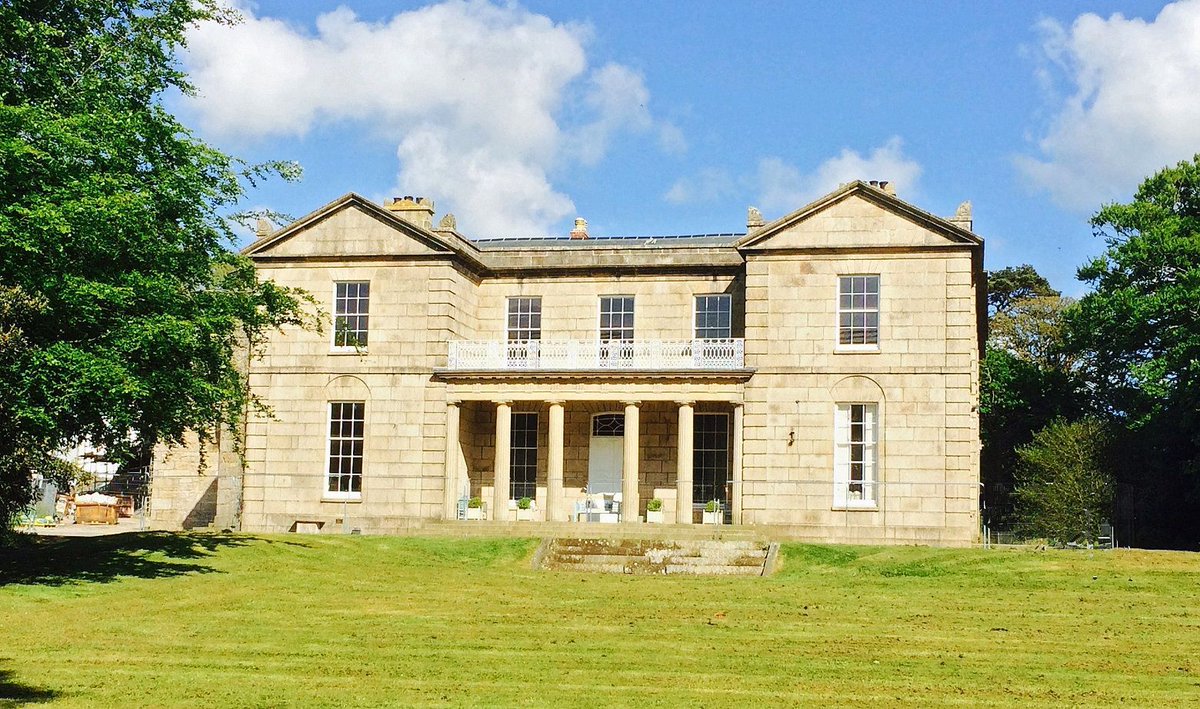 ViewLoveLive's tweet photo. 4 stunning cottages now available in the historic Holman Park Estate - take a 3D Tour of the show home: https://t.co/FGG9BVhSsX https://t.co/s4wcnPtPWb