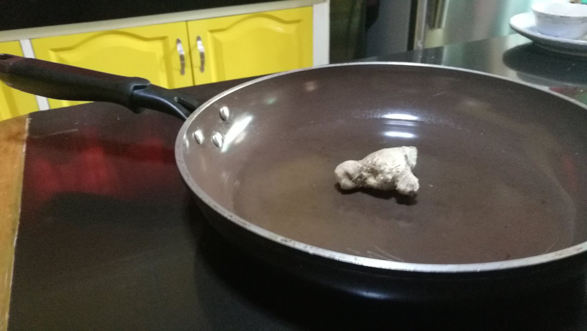 krvncbsr's tweet photo. Mama: Yaya lutuin mo na yung tinola naka ready na sa baba yung ingredients
Yaya: Opo mam

Pagbaba sa kusina

Yaya: ... 
Me: ... 
Luya: ... https://t.co/eznSXTWS75