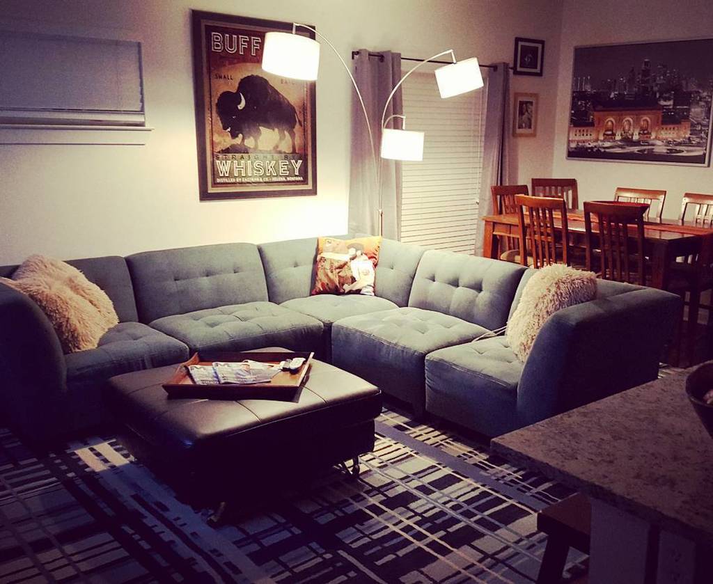 SocialLittleMan's tweet photo. New place is coming together quite nicely. Almost two months living in downtown #KansasCit… https://t.co/sGWwKXLfy3 https://t.co/TmuSLqPx8s