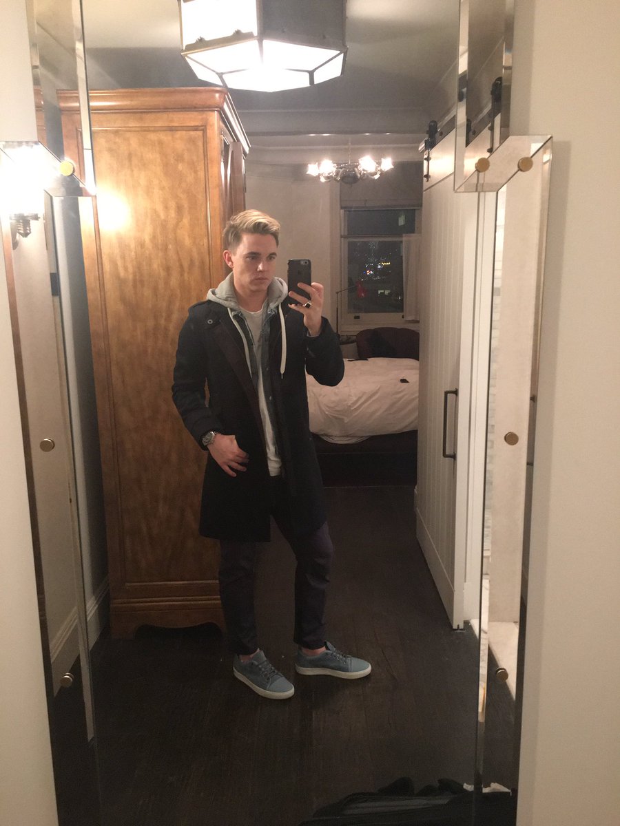 JesseMcCartney's tweet photo. Bout to Cruise #NewYork for a quick bite before my show tonight at @paceuniversity  #Home #NYC #Fashion #LiveMusic https://t.co/xogJ0Gq66i