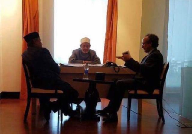 nu_online's tweet photo. Bertemu Grand Syekh Al-Azhar, Kiai Said: Saya Titip Mahasiswa Indonesia 
https://t.co/AuwkhlViZB https://t.co/QgPOXNubOO