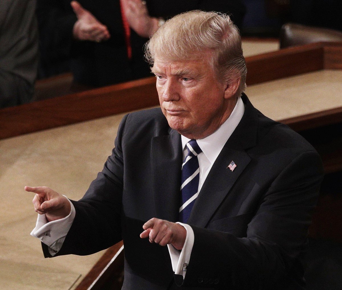 .<a href="/2tinyhands/">#twotinyhands</a>  👈👈