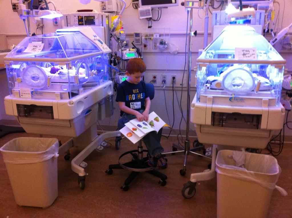 MarchofDimes's tweet photo. Ben loved to read to his siblings during their #NICU stay. What book(s) do you love to share with your kids? #DrSeussDay #readacrossamerica https://t.co/8g5UN3CVmi