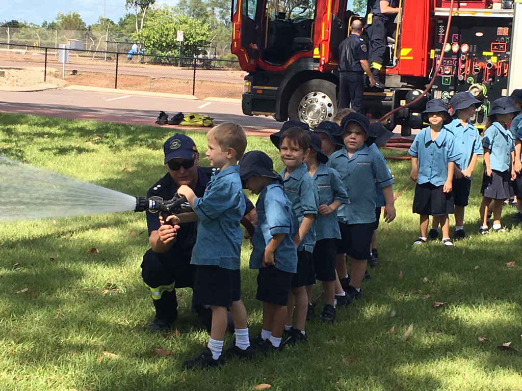 GSLCJS_HS's tweet photo. Meeting our community.  #pyp #lsalearn https://t.co/ZXSjjUybYU