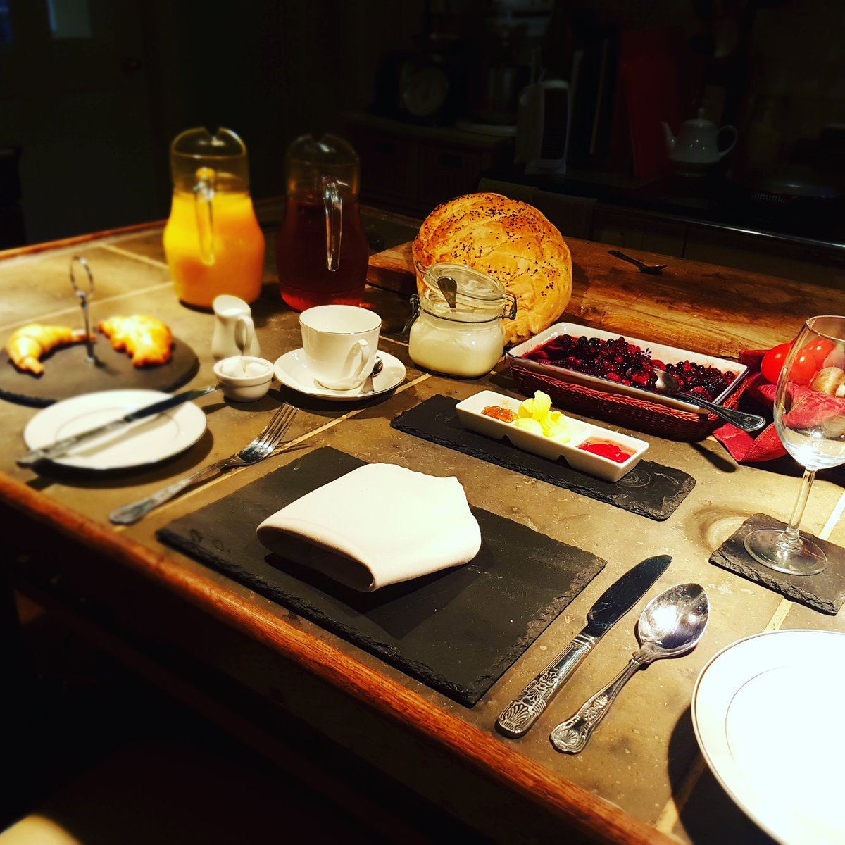 peterbunting's tweet photo. Breakfast at the chefs table @redlodgenorfolk https://t.co/5q0lN79BfU