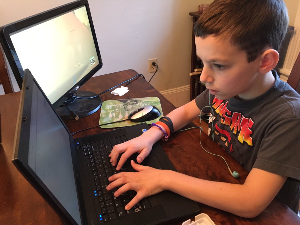 kladdison's tweet photo. Time to make the websites ... #notdonuts #techiteasy https://t.co/9AbJYY0tRc