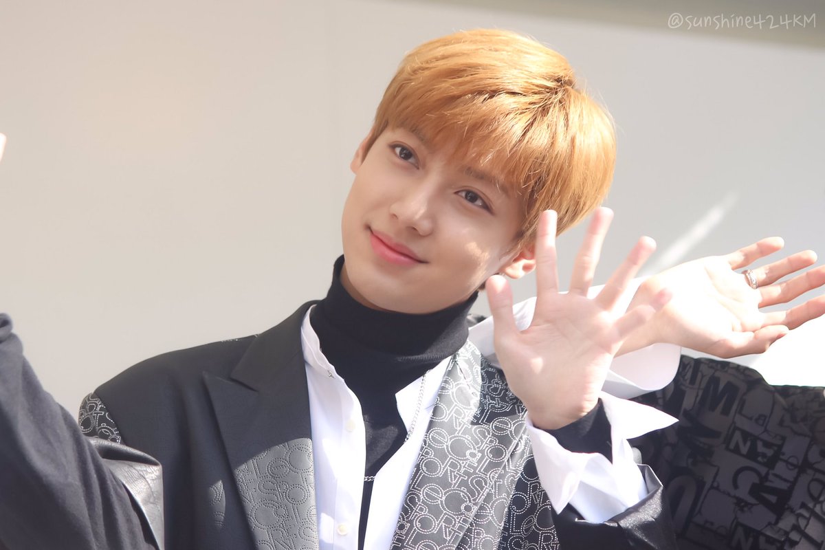 sunshine424KM's tweet photo. 20170225 오사카 큐즈몰💗광민💗
I miss you💏릴리스 이벤트

(@BOYF_KM )
#보이프렌드 #광민 
#BOYFRIEND #KWANGMIN https://t.co/8n54sz4yKE
