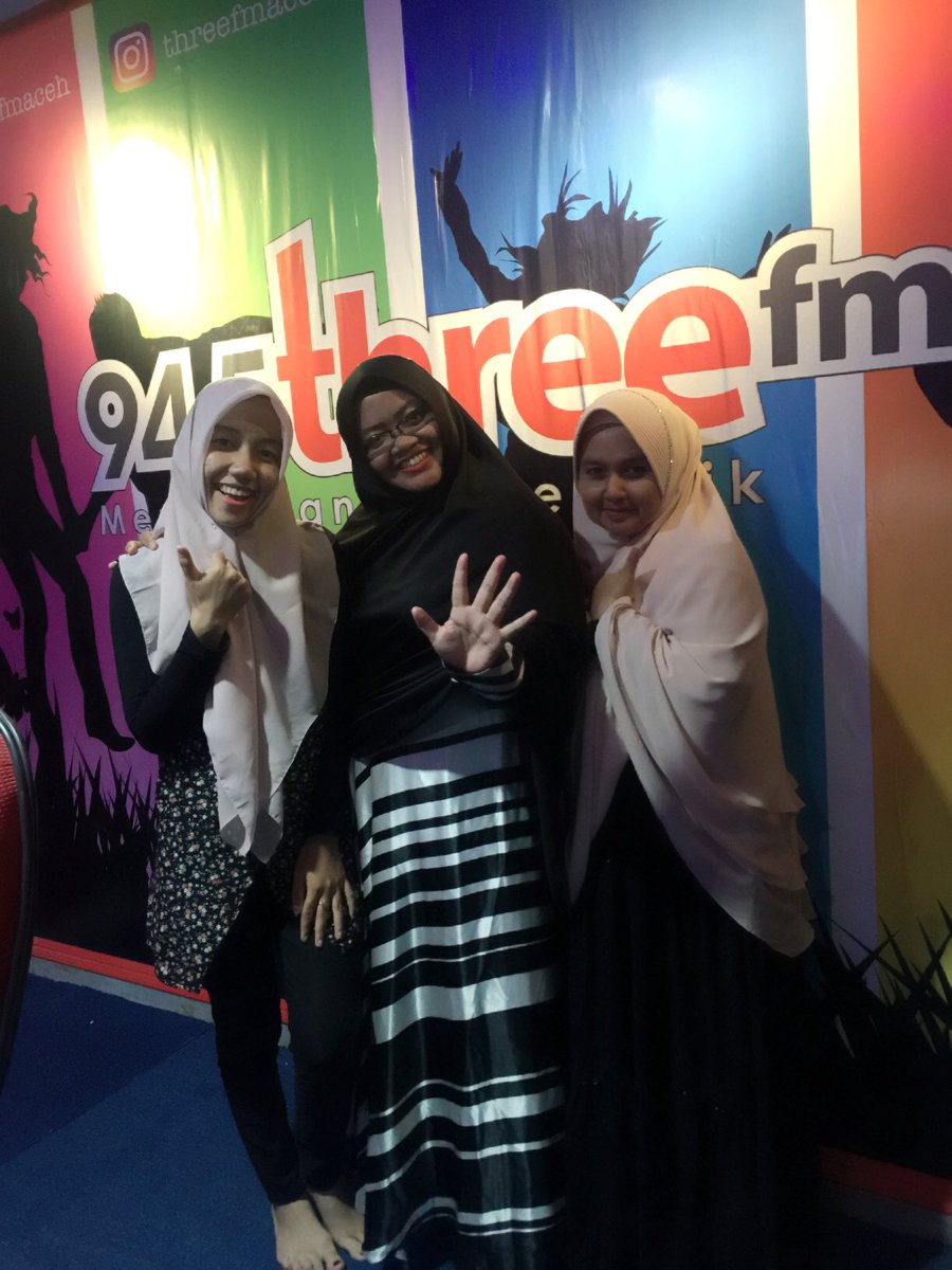 HmC_Aceh's tweet photo. Talkshow di radio @threefmaceh 23 Februari 2017
Terima kasih atas kerjasamanya memperjuangkan generasi penerus bangsa #antimiras https://t.co/n109RLccgf