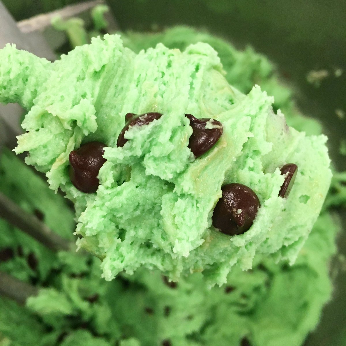 TheDoughJar's tweet photo. Dough you know what our March flavor is going to be?! 💚🍪💚🍪 Coming soon! #dc #cookiedough #unionkitchendc #dessert #dough https://t.co/bWGmicOCNa