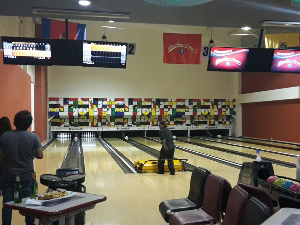 DeVilPaUl_'s tweet photo. #BowlingCenter noche de sana diversión ...... así dicen https://t.co/YL14UcG7n1