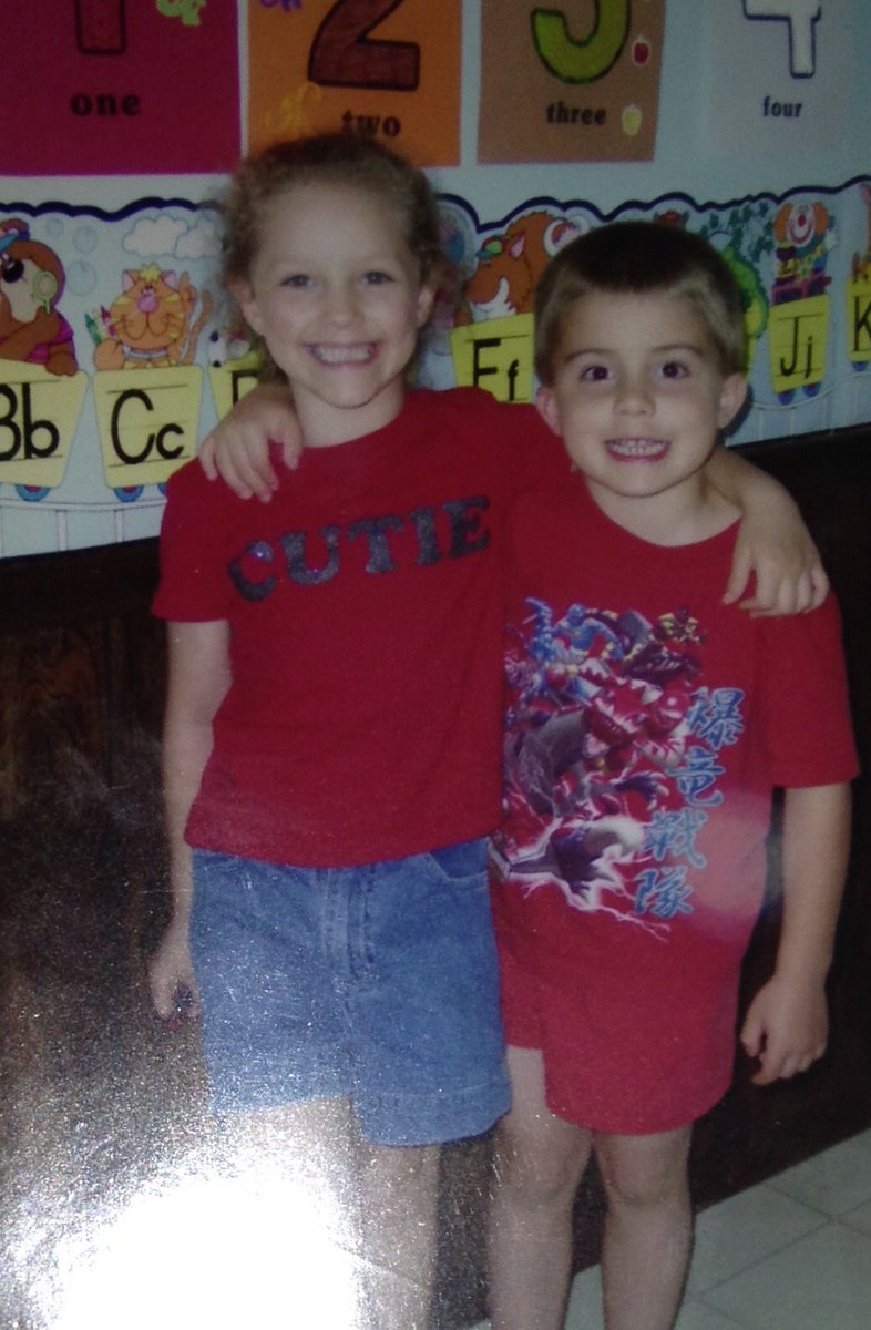 LarissaJ_25's tweet photo. Happy Birthday to my very first friend!🎉☺ Hope you had a great day Andrew! https://t.co/ZApg7B3Vpi