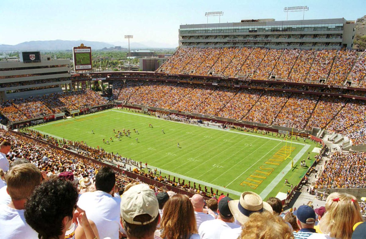 Blessed to say I just received my 12th offer from Arizona State‼️💛👹#ForksUp #ASU <a href="/ArmondSr/">ArmondSr</a> <a href="/_groundzer0/">Ground Zero</a> <a href="/GregBiggins/">Greg Biggins</a> <a href="/BrandonHuffman/">Brandon Huffman</a>
