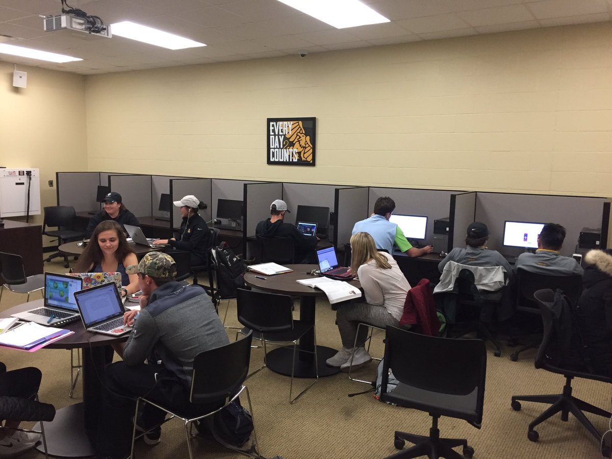 kmcguffUTM's tweet photo. Low golf scores and high GPA's for @gogriffons golf. Using the @lawns4you athletic academic center! #smartgriffs https://t.co/6h6H0bhAdI