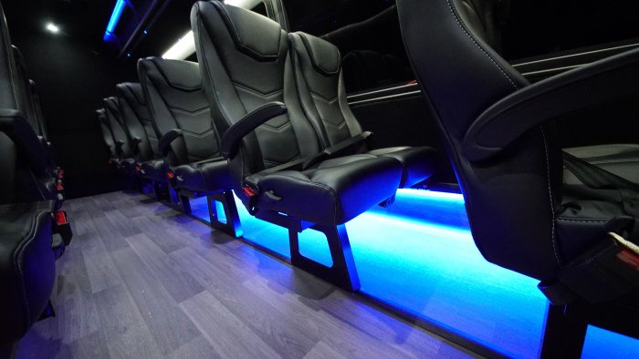 midwesttransit's tweet photo. Introducing the all New Berkshire Coach Ultra - https://t.co/h90RtF5Euf #BerkshireCoach #MidwestTransit https://t.co/I3dZ42bKBw