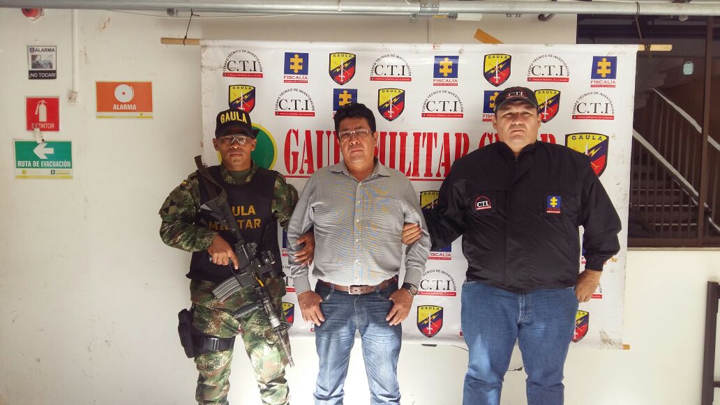 elespectador's tweet photo. Capturan por corrupción a gerente de la EPSI Indígena Dusakawi en Valledupar.
https://t.co/gGUjgHT0rO https://t.co/5x3GRtVWrb