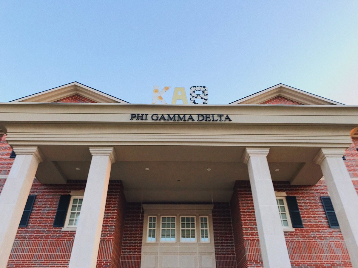 PUMPED to announce that we have paired with the men of <a href="/OKSTATEFIJI/">Oklahoma State FIJI</a> for homecoming 2017!!! 💥💯💃🏻🔥 #FIJIΚΑΘ