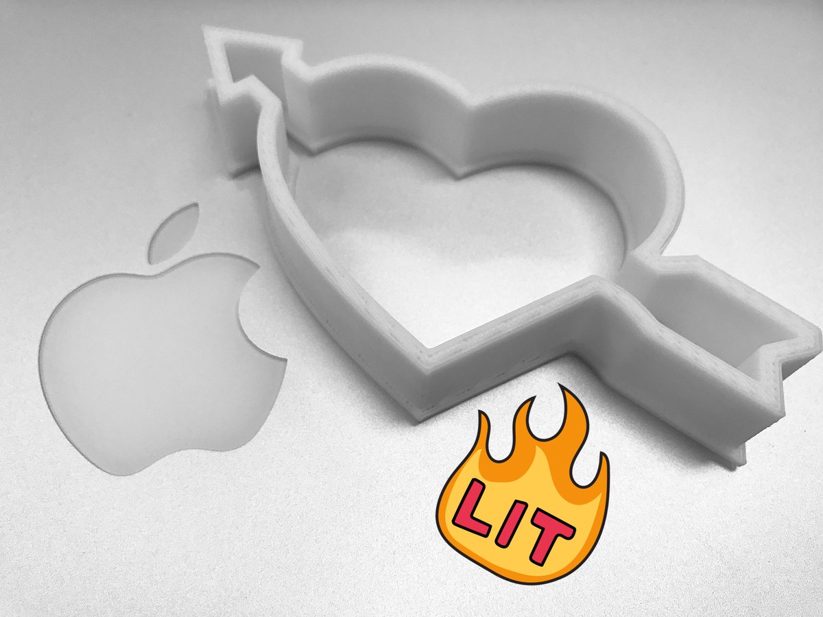 MsNFerencz's tweet photo. It's strong, and it's real! @00_izzy's lovely, 3D printed cookie cutter, made in #GDSMediaClass 😊💘💻 https://t.co/qgIIt3P1cU