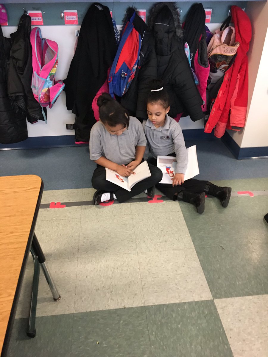 MrsLongobardi's tweet photo. Read with a buddy! #literacyweek #partnerreading #Kindergarten #hjcs https://t.co/wax0mLJy2s