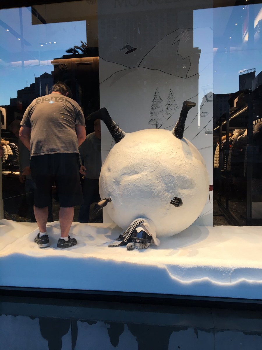 filfuller's tweet photo. Freak accident in a San Francisco shop. Rescue efforts are underway now. https://t.co/gSmhZL4A4d