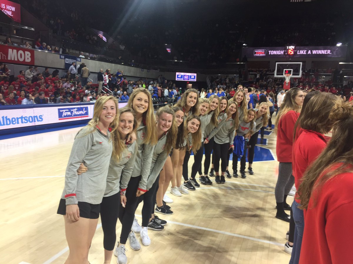 SMUSoccerW's tweet photo. A look at all of the @SMUSoccerW student-athletes being honored for GPAs of 3.0 of higher. #ShapingChampions #PonyUp https://t.co/j01jtqIMbB