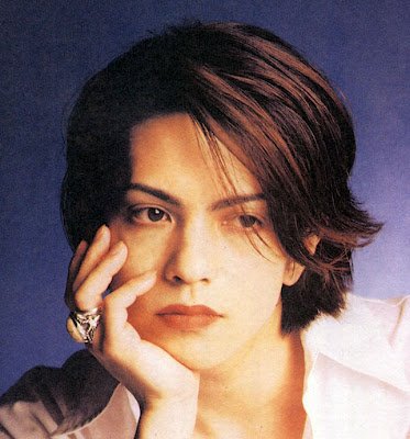 薪さんのモデルhydeだけど、眉毛の形や眉尻の感じ27歳あたりのhydeだ