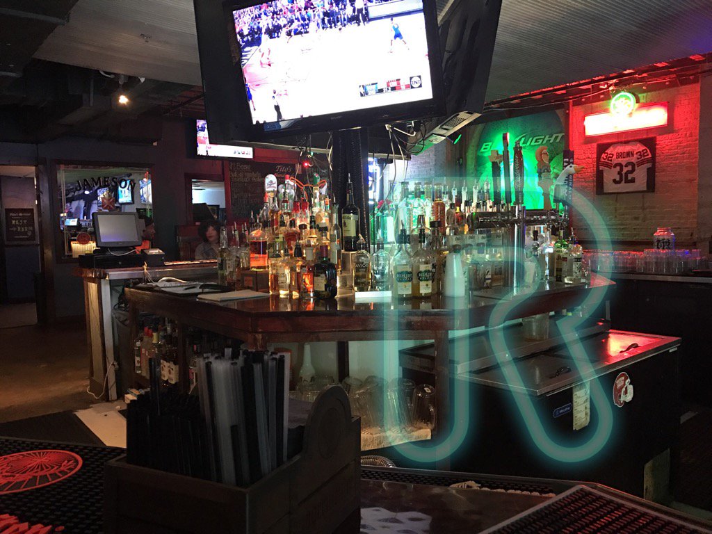 Rexi_Nightlife's tweet photo. We are getting the party started at @RecessArcadeBar tonight! 🎉🏀🎮 #REXI #OwnYourNight #SXSW https://t.co/PeniaGqGYW