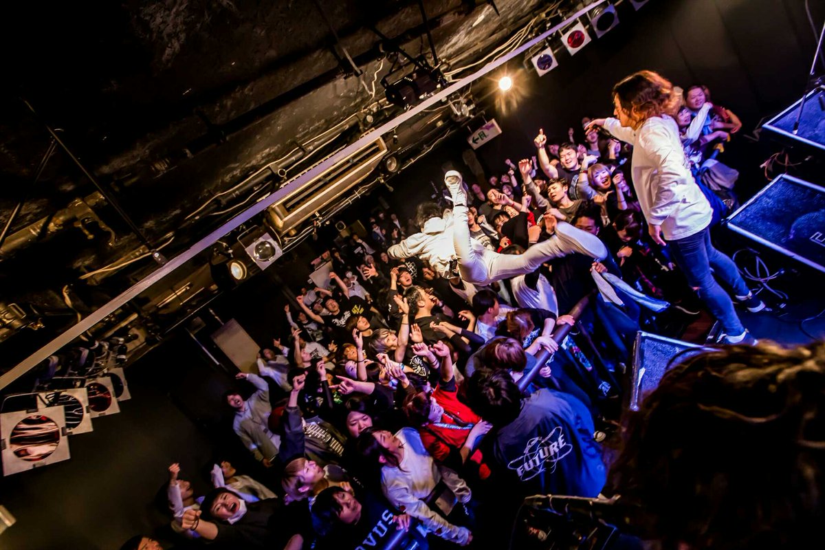 Takashi_Konuma's tweet photo. 【お知らせ②】明日のCrystal Lake大阪公演時に会場で写真展示します!今ツアー限定のPhotobookも物販で販売してますので、是非お手に取ってくださると嬉しいです!!是非彼らのライブの世界観を堪能してください🔥 #CrystalLake #TrueNorthCL https://t.co/qCF7PNW3vF