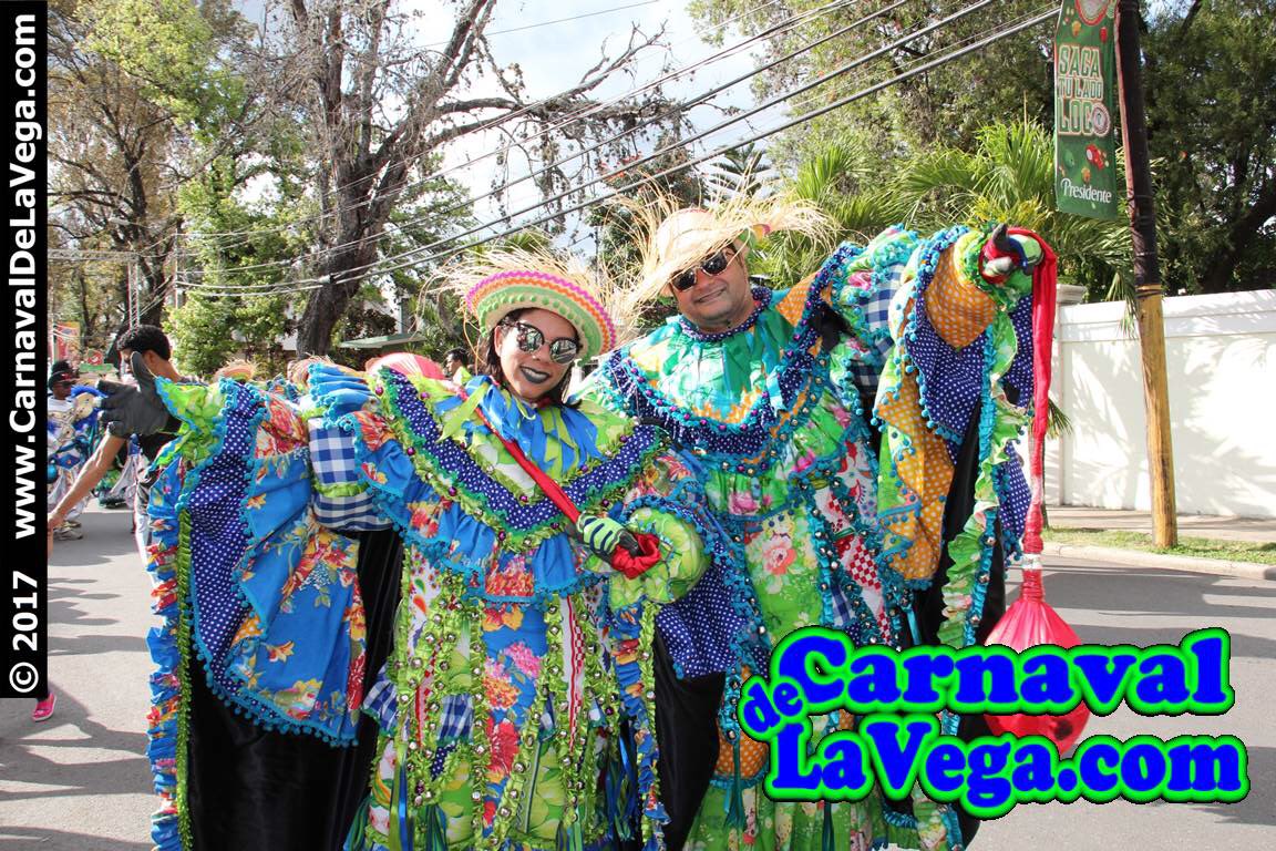 Carnavalvegano's tweet photo. Esto paso el 27/Feb.  #CarnavaldeLaVega #carnavalvegano  #CarnavalVegano2017 @BroncosVeganos #estampida Mas fotos en https://t.co/X8dO4Uyvnz https://t.co/KXhv6V6UL1