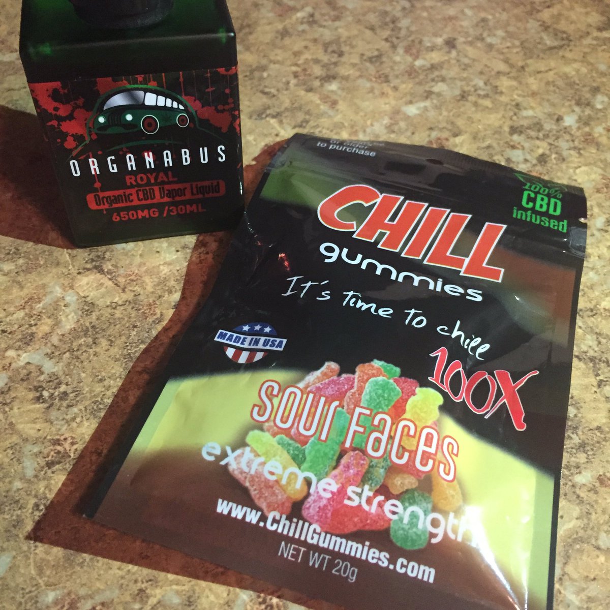 1foxymama923's tweet photo. 🌬 #CBDlyfe 🙏🏽✌🏽 https://t.co/OieKibBcOh