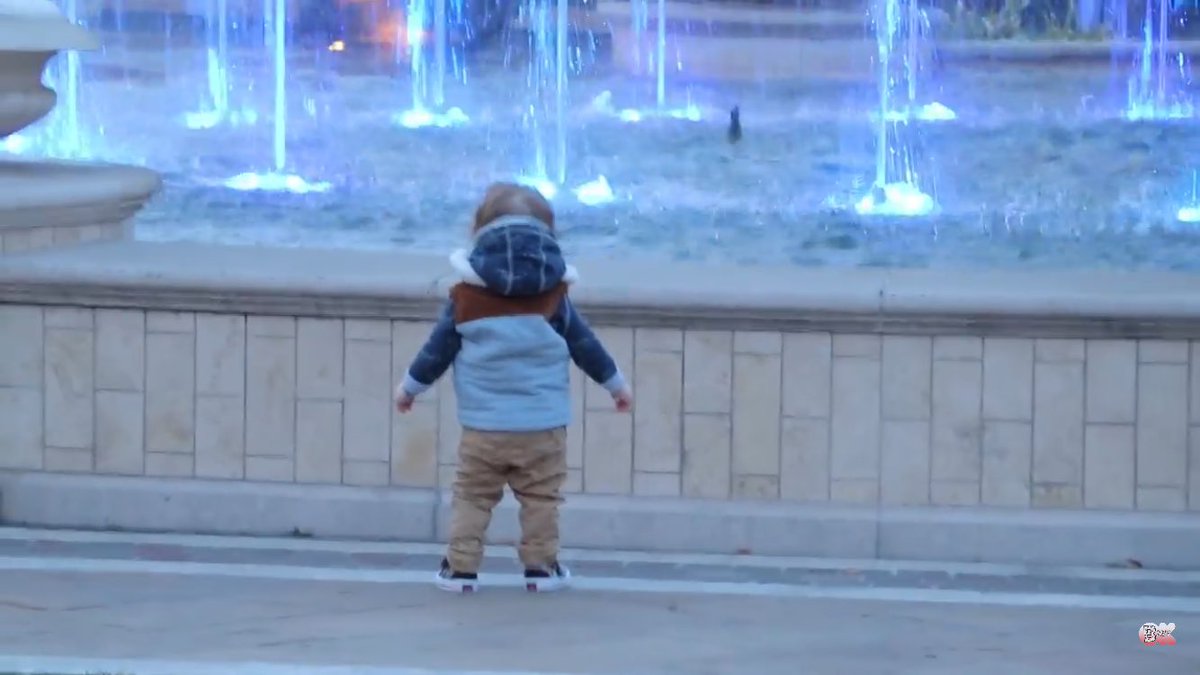 ok_kkandbabyj's tweet photo. "A little boy with big dreams........ When he grows up he wants to be a water fountain" @Okbabyyt I literally cannot stop laughing 😂 https://t.co/B3YCt7iEJe