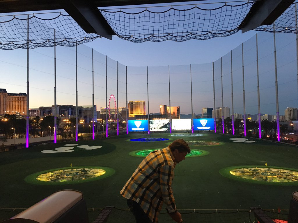 Legit experience at <a href="/TopgolfLasVegas/">Topgolf Las Vegas</a>! Dad hacking to a 2-point victory... Need to set up a group to visit Cincy