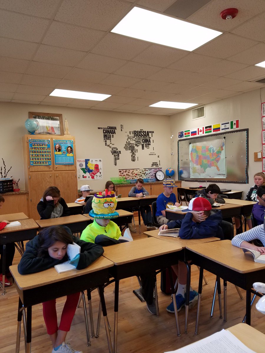 IntMaypearl's tweet photo. MIS students celebrated "Hats-Off to Reading" for Read Across America Day. #readingcantakeyouanywhere https://t.co/8al0pW7zZd